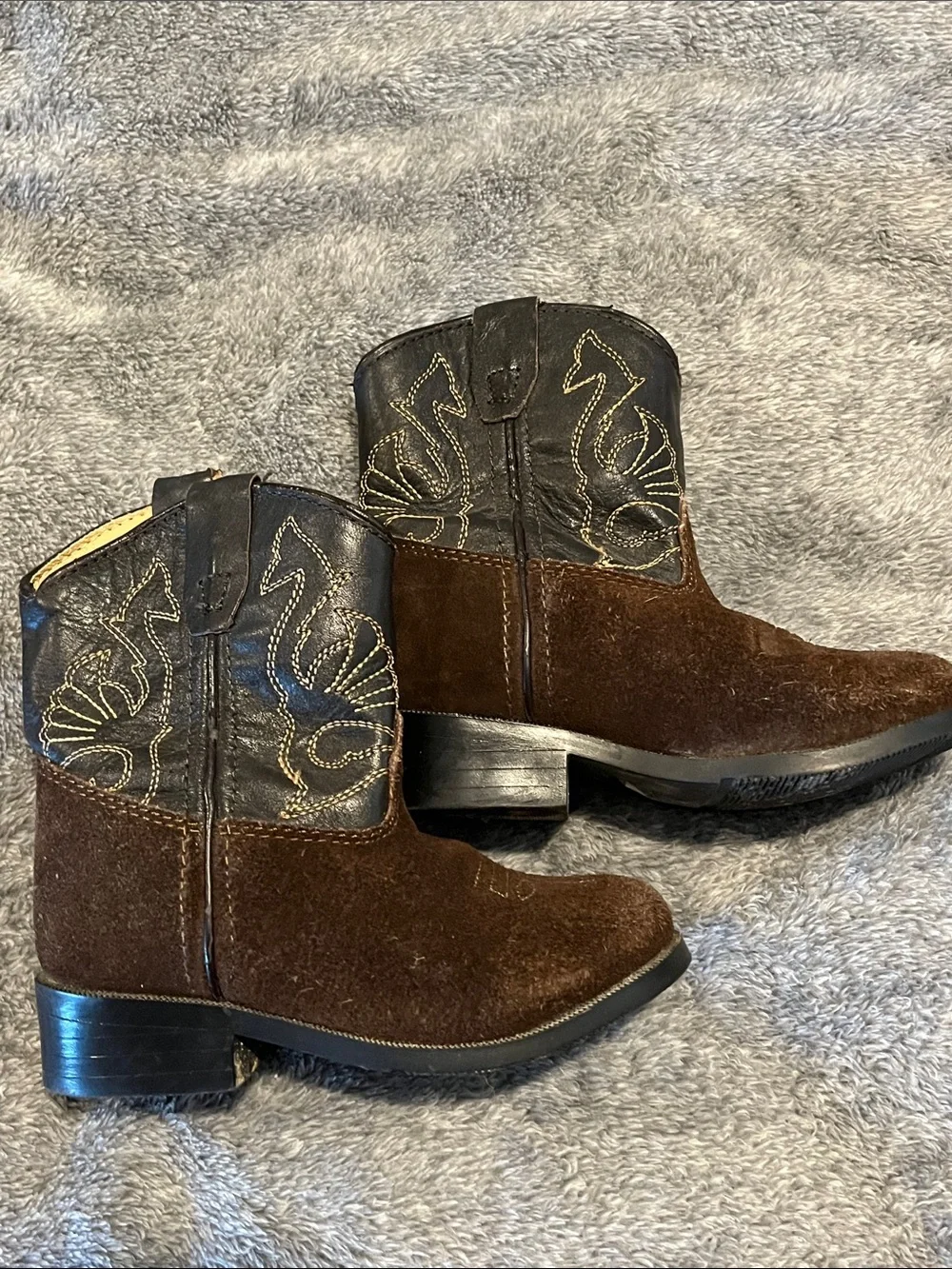 Masterson Boots (5.5) & Realtree Crocs (5) Bundle